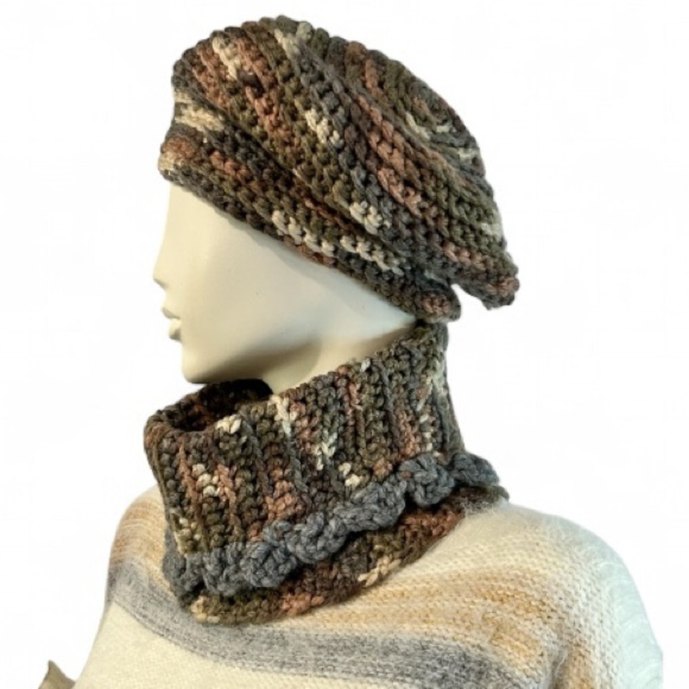 NWOT Handmade Crocheted Cowl & Beret